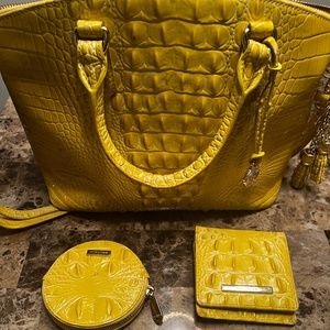 Duxberry Brahmin Set Coin Purse And Wallet